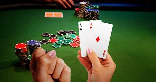 Filipino player accessing live casino on mobile phone in Philippines